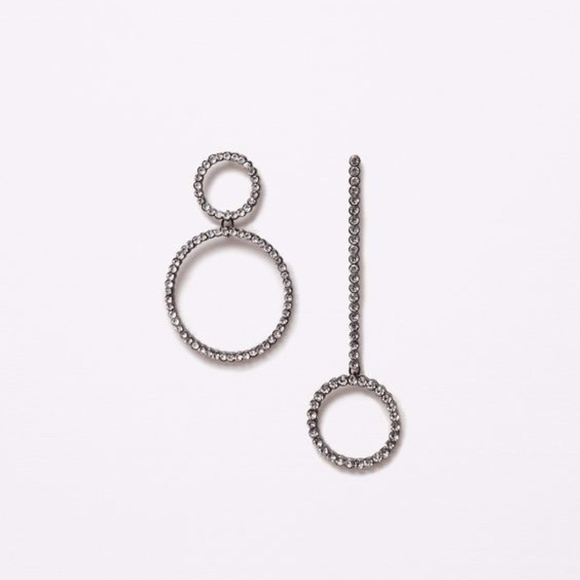 Zara Jewelry - ZARA Asymmetric earrings